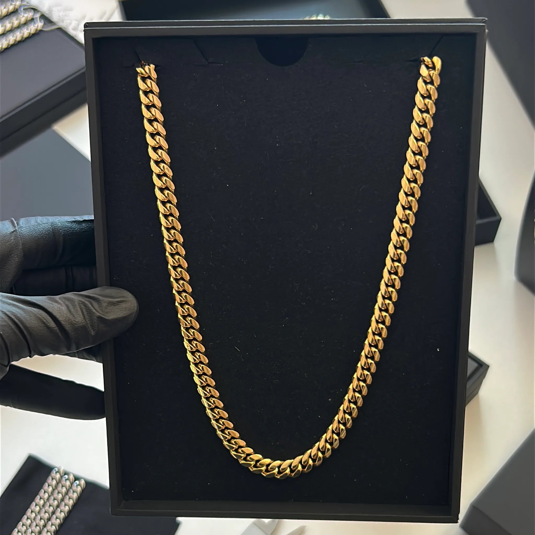 BALANZI 8mm gold Cuban link chain — product close-up